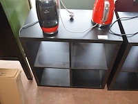 2 open kasten met vier vakken in zwartbruin ikea kallax 77x77 cm, bruin tafelblad ikea idasen 160x80 cm, 3 pakketten zwarte grenen woood connect 2-deurs kast met lades 195x94x53 cm (13,14,15) - afbeelding 3 van  8
