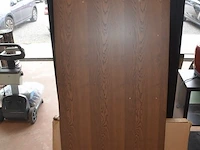 2 open kasten met vier vakken in zwartbruin ikea kallax 77x77 cm, bruin tafelblad ikea idasen 160x80 cm, 3 pakketten zwarte grenen woood connect 2-deurs kast met lades 195x94x53 cm (13,14,15) - afbeelding 4 van  8