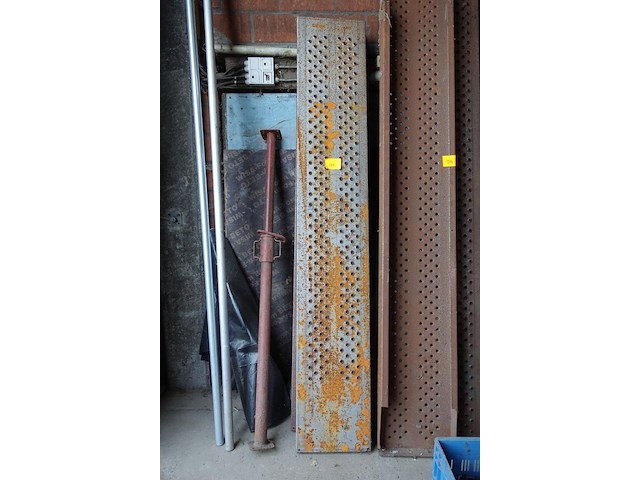 2 oprijplaten 2,05 x 0,34m - afbeelding 1 van  5
