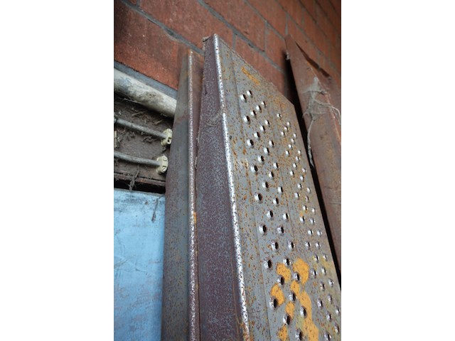 2 oprijplaten 2,05 x 0,34m - afbeelding 4 van  5
