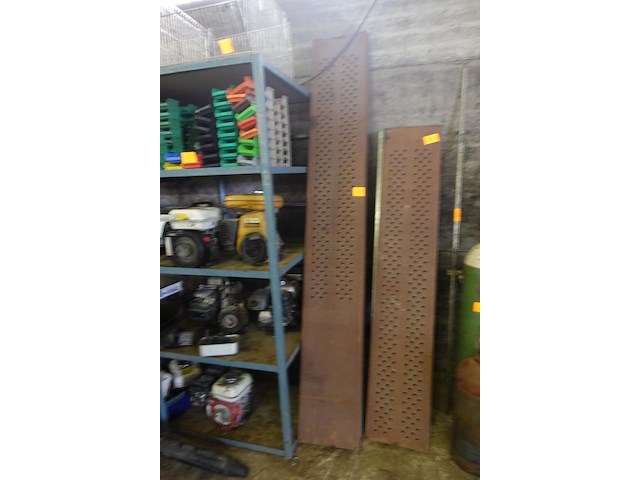 2 oprijplaten (2,40 x 0,34m) - afbeelding 1 van  3