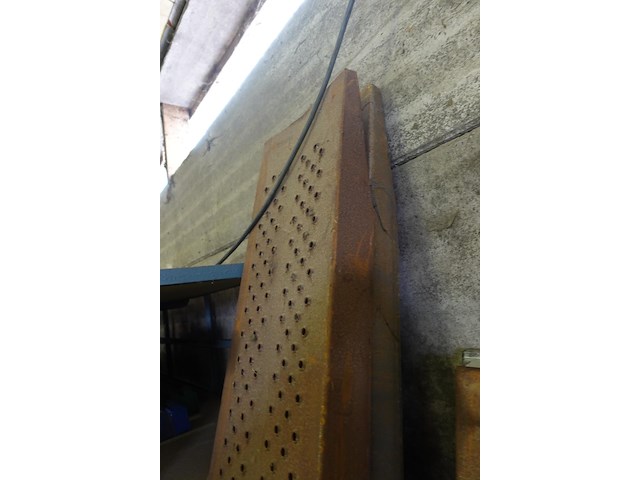 2 oprijplaten (2,40 x 0,34m) - afbeelding 2 van  3