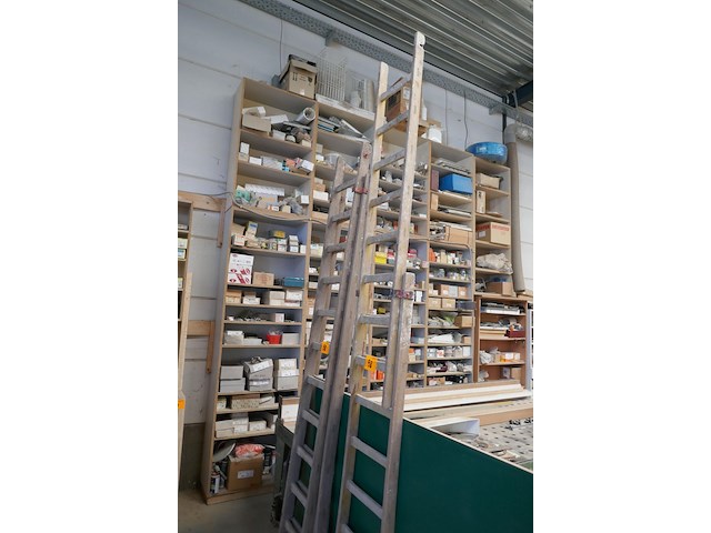 2 opsteekladders - afbeelding 1 van  3