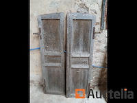 2 oude houten deuren - afbeelding 1 van  1