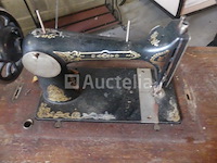 2 oude naaimachines