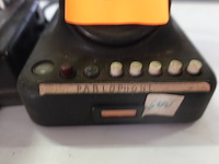 2 oude telefoons (vintage) - afbeelding 2 van  2