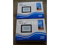 2 outdoor halogeen led-spotlights/lampen 240 x 195 x 25 [mm]