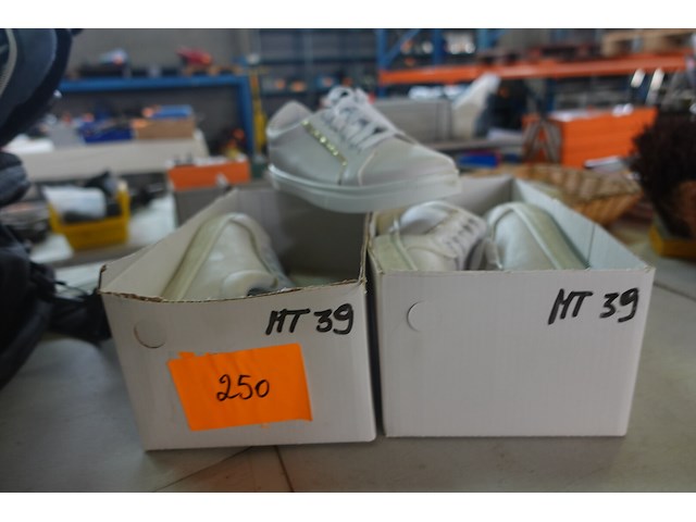 2 paar witte sneakers maat 39 - afbeelding 3 van  3