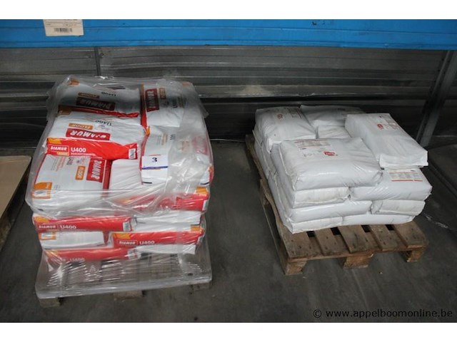 2 paleten egalisatiemortel diamur u400 en u440 - afbeelding 1 van  3