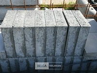 ± 2 paletten betontegels - afbeelding 2 van  5