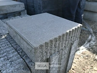 ± 2 paletten betontegels - afbeelding 3 van  5