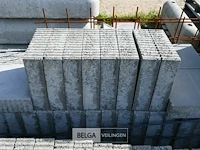 ± 2 paletten betontegels - afbeelding 5 van  5
