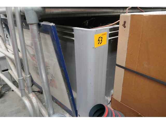 2 palletboxen kunststof met inhoud - afbeelding 3 van  5