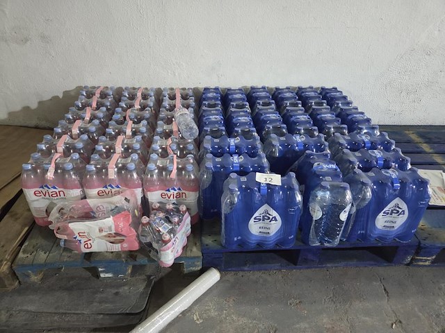 2 pallets evian & spa 1,5l - afbeelding 1 van  9