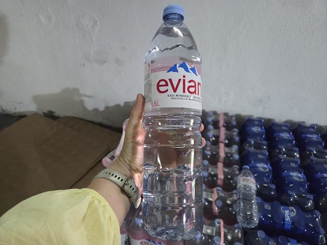 2 pallets evian & spa 1,5l - afbeelding 2 van  9