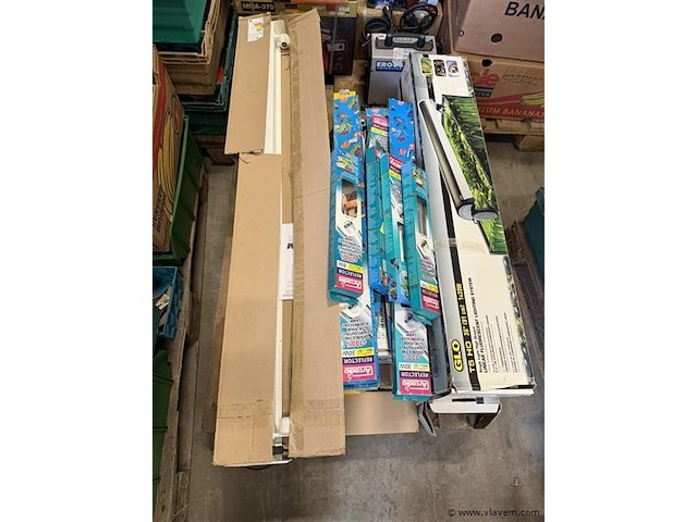 2 pallets met aquarium lampen armaturen en vogellampen - afbeelding 5 van  11