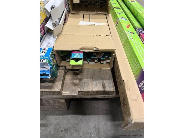 2 pallets met aquarium lampen armaturen en vogellampen - afbeelding 9 van  11