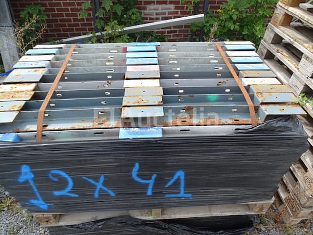 2 pallets met plankrelingelementen - afbeelding 2 van  9