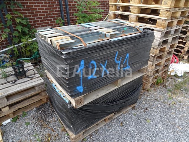 2 pallets met plankrelingelementen - afbeelding 1 van  9