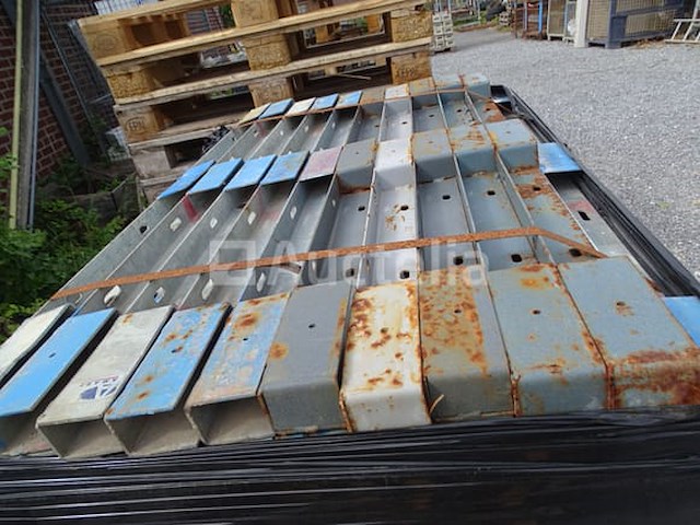 2 pallets met plankrelingelementen - afbeelding 7 van  9