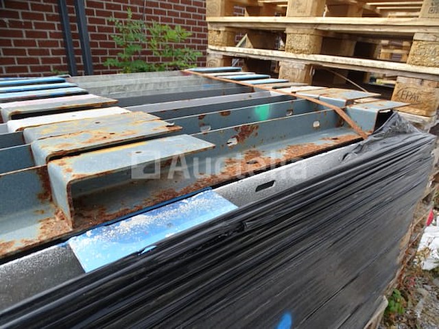 2 pallets met plankrelingelementen - afbeelding 9 van  9