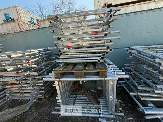 ± 2 pallets steigers - afbeelding 1 van  1