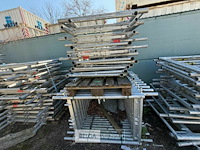 ± 2 pallets steigers - afbeelding 1 van  1