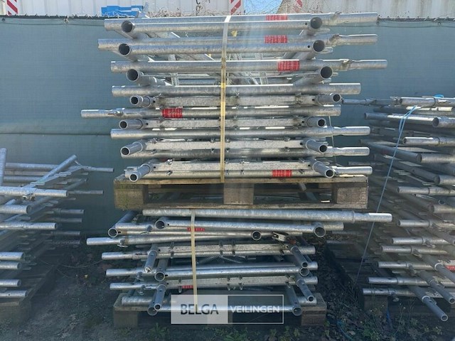2 pallets steigers - afbeelding 1 van  2