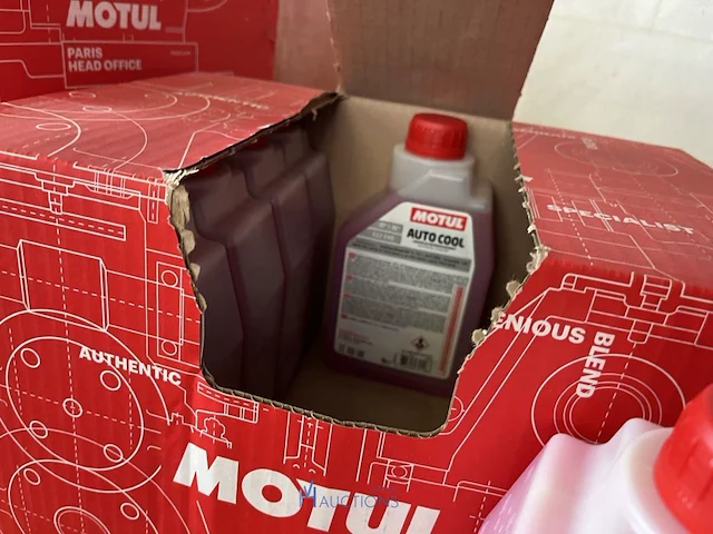 2 palletten antivries motul - afbeelding 3 van  8