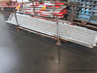 2 palletten steigermateriaal - afbeelding 1 van  2