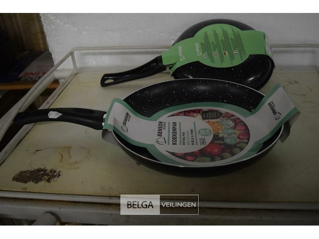 2 pannen ø24cm, ø28 cm - afbeelding 1 van  3