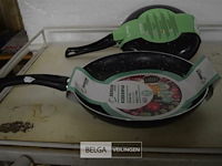 2 pannen ø24cm, ø28 cm - afbeelding 1 van  3