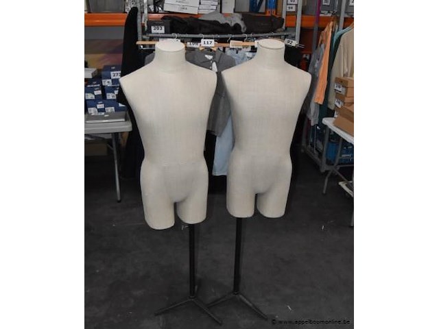 2 paspoppen - afbeelding 1 van  1