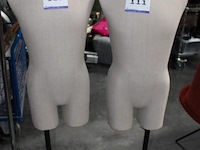 2 paspoppen - afbeelding 1 van  1