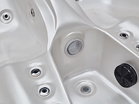 2 persoons outdoor spa 220x170x90,5 cm - wit bad/witte skirt - afbeelding 7 van  10