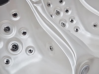 2 persoons outdoor spa 220x170x90,5 cm - wit bad/witte skirt - afbeelding 10 van  10