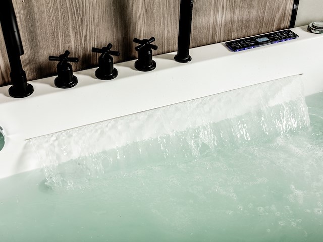 2 persoons whirlpool massagebad - half vrijstaand 180x75cm - afbeelding 6 van  8