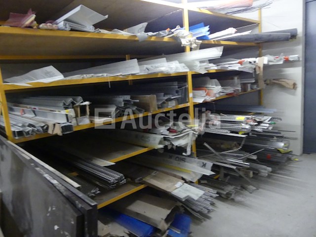 2 planken met niet-verwijderbare profielen - afbeelding 1 van  4