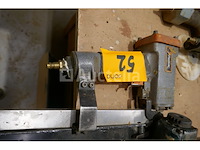 2 pneumatische nagelschieters - afbeelding 1 van  3