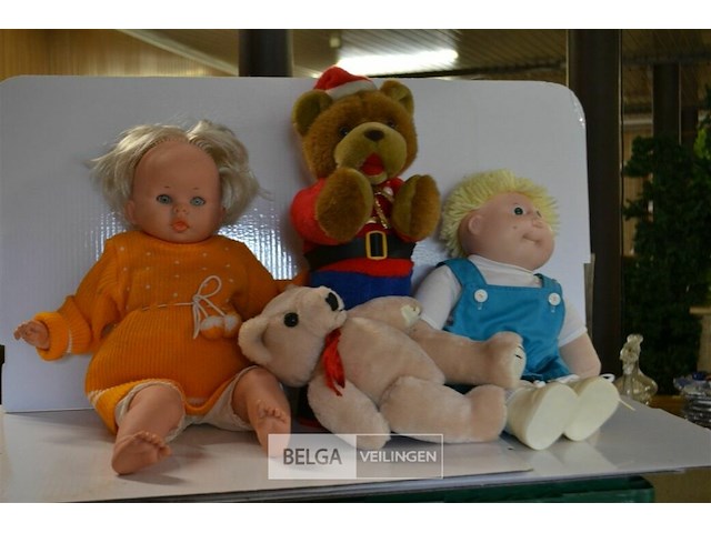 2 popjes en 2 bereb (licht beschadigd) - afbeelding 1 van  2