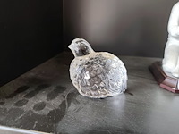 2 porseleinen beeldjes moeder&zoon, vader&zoon met certificaat, beeldje val saint lambert, glazen beeldje vrouw, glazen vaas lalique, glazen zwaan lalique - afbeelding 11 van  18