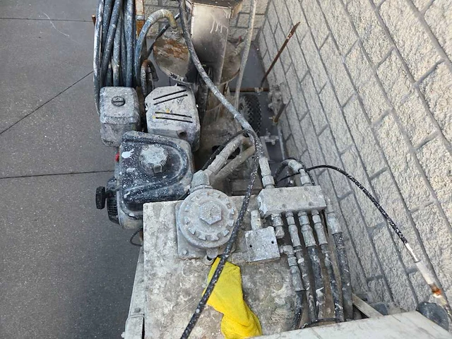 2 professionele wegenbelijningsmachines – wolters & mmc – honda gx270 / vanguard - afbeelding 6 van  14