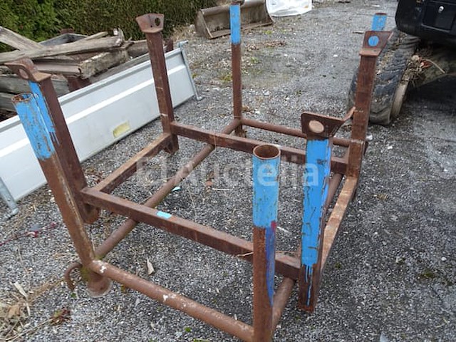 2 prop racks - afbeelding 1 van  3