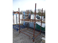 2 prop racks - afbeelding 1 van  3