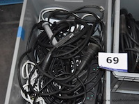2 pvc bakken inhoudend elektrakabels - afbeelding 2 van  3