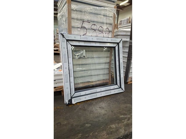 2 pvc draai- kiepraam - wit binnenzijde - antraciet buitenzijde - afbeelding 1 van  5