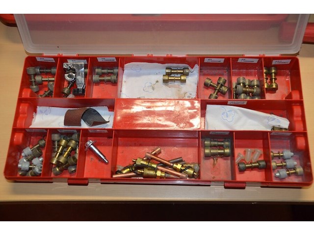 2 pvc gereedschapkisten fayg, pvc vakkendoos met koppelstukken, 2 vulkan lokring krimptangen (b425) - afbeelding 6 van  8