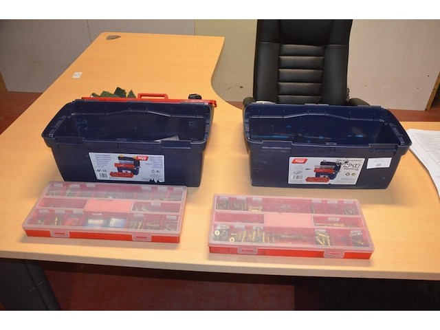2 pvc gereedschapskisten fayg, 2 pvc vakkendozen met koppelstukken, 2 vulkan lokring krimptangen (b425) - afbeelding 1 van  13