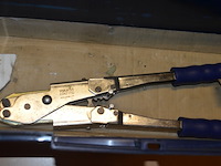 2 pvc gereedschapskisten fayg, 2 pvc vakkendozen met koppelstukken, 2 vulkan lokring krimptangen (b425) - afbeelding 12 van  13