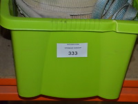 2 pvc kisten met spanriemen, pvc kist met lijmklemmen, pvc kist met siliconen spuiten, 5 pvc ksiten met klein handgerief - afbeelding 9 van  11